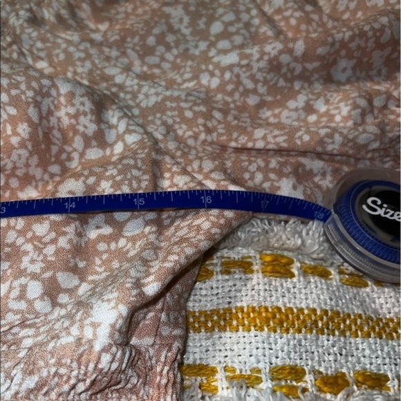 Urban Romantics Smocked Gathered Floral Peplum Peasant Top Wideneck - Picture 4 of 5